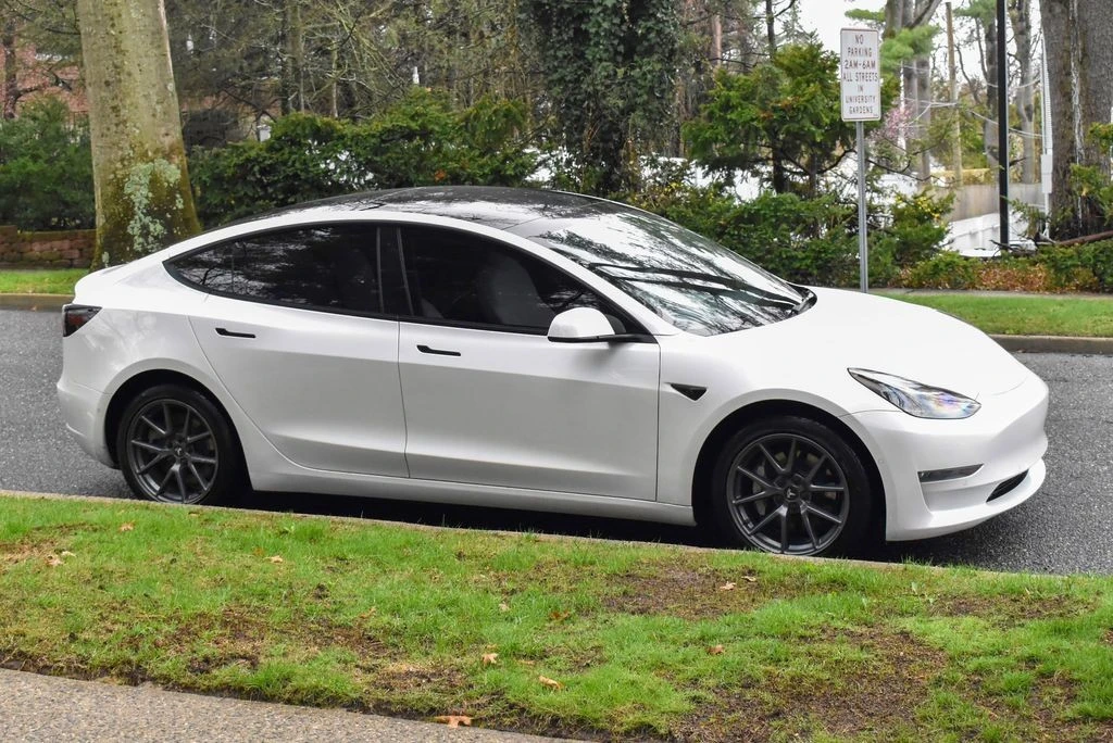 2022 Tesla Model 3 - Image 11 of 12