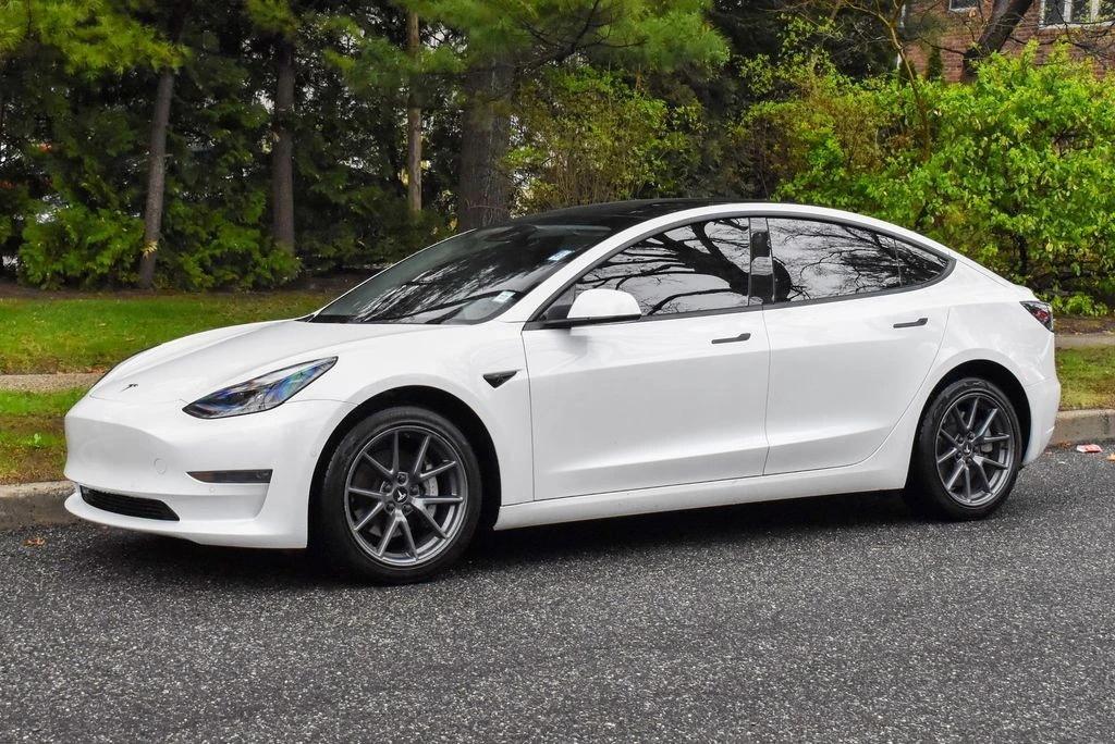 2022 Tesla Model 3 - Image 2 of 12