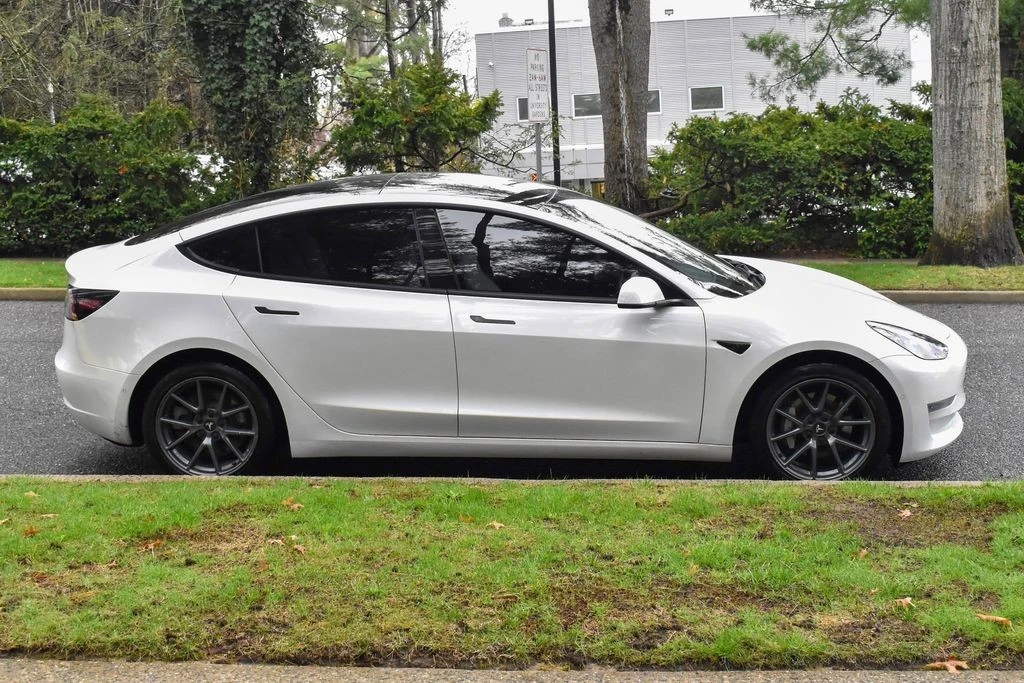 2022 Tesla Model 3 - Image 10 of 12