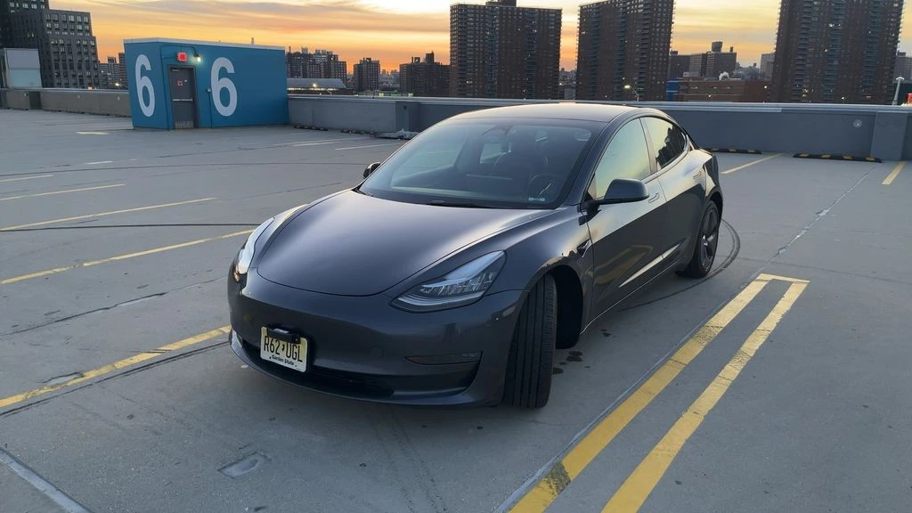 2022 Tesla Model 3 - Image 2 of 7