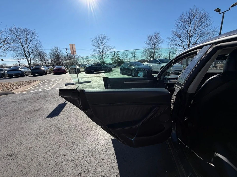 2022 Tesla Model 3 - Image 8 of 15