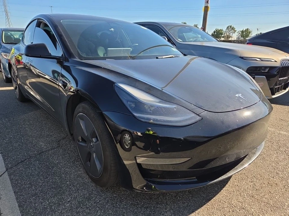 2022 Tesla Model 3 - Image 2 of 5