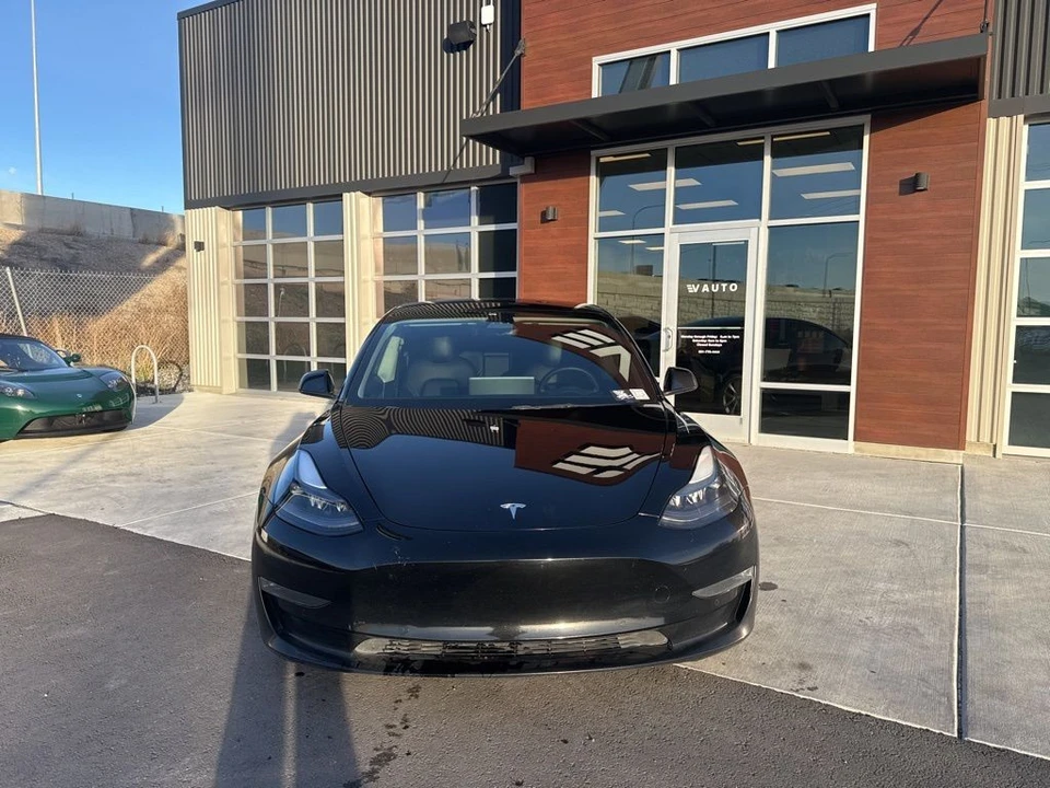 2022 Tesla Model 3 - Image 3 of 21