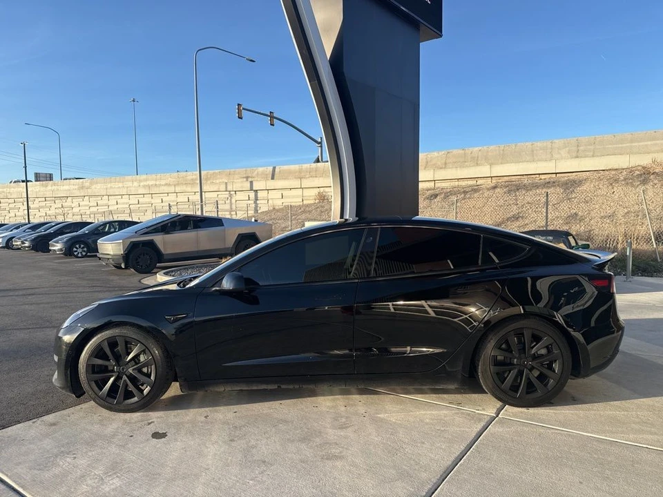 2022 Tesla Model 3 - Image 5 of 21