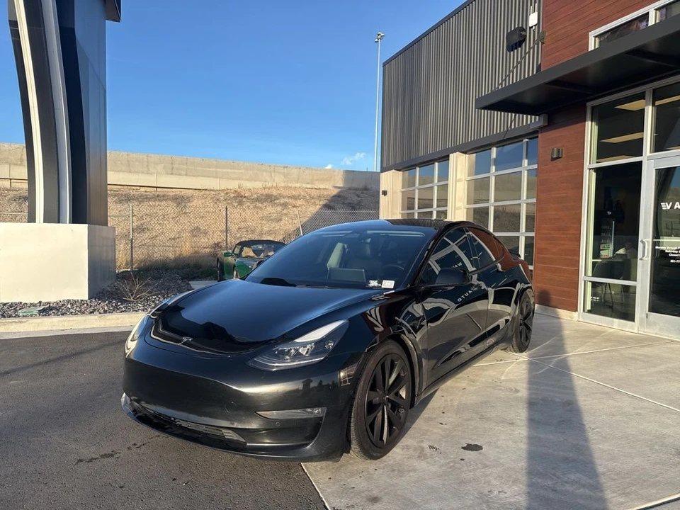 2022 Tesla Model 3 - Image 4 of 21