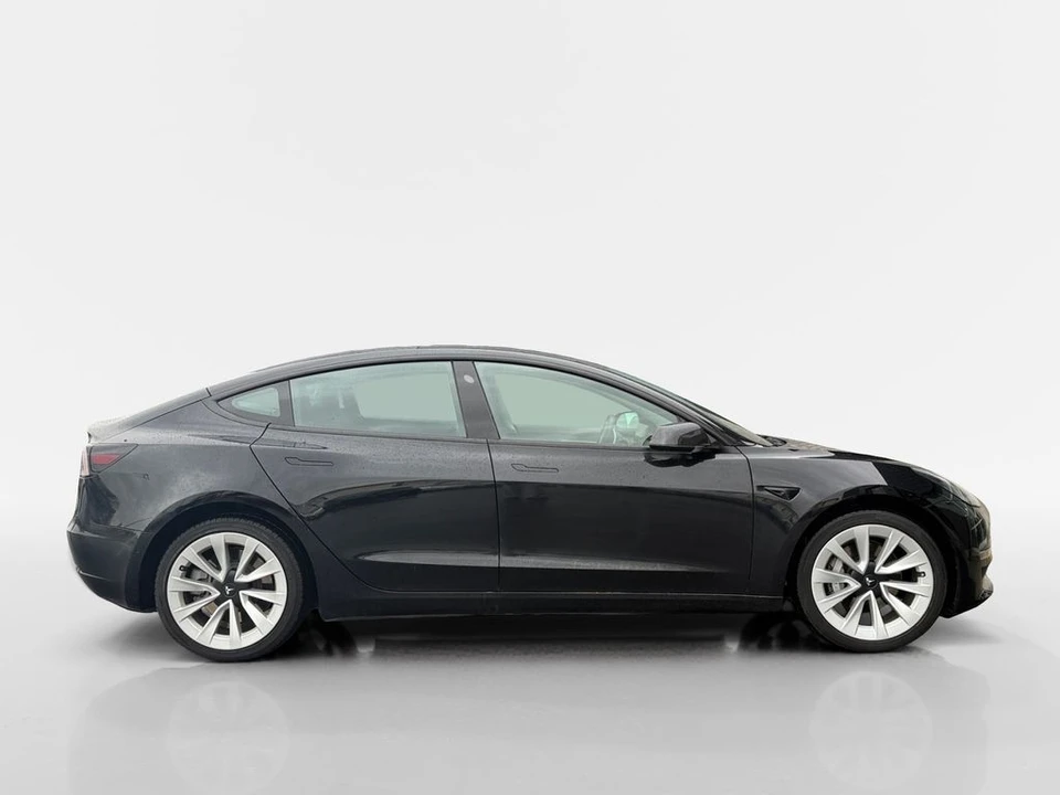 2022 Tesla Model 3 - Image 9 of 21