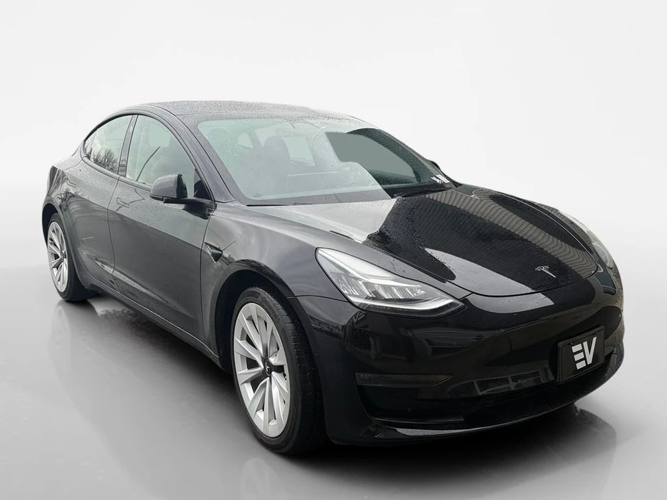 2022 Tesla Model 3 - Image 2 of 21