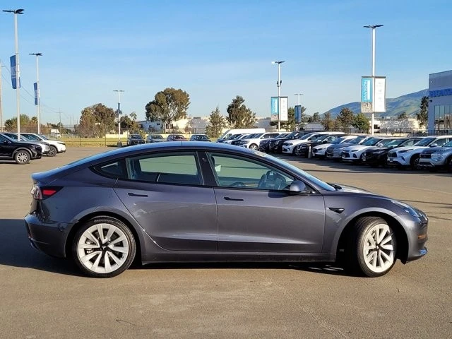 2022 Tesla Model 3 - Image 4 of 12