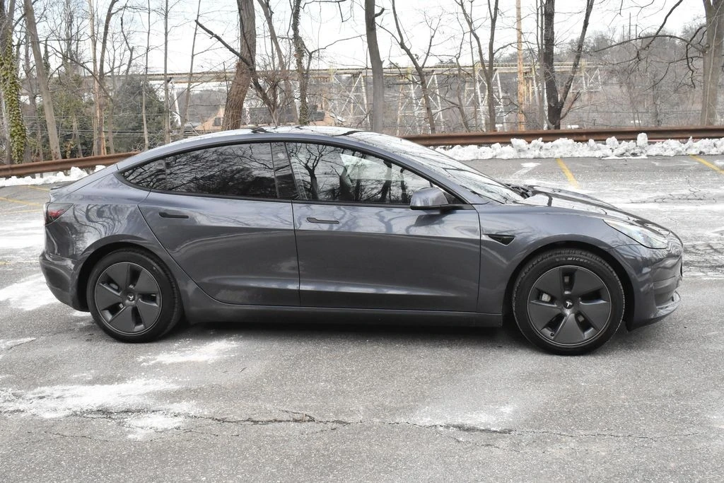 2022 Tesla Model 3 - Image 9 of 12