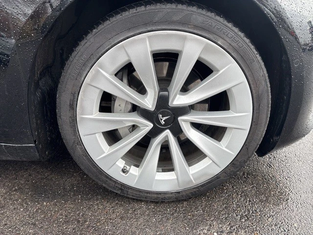 2022 Tesla Model 3 - Image 10 of 11