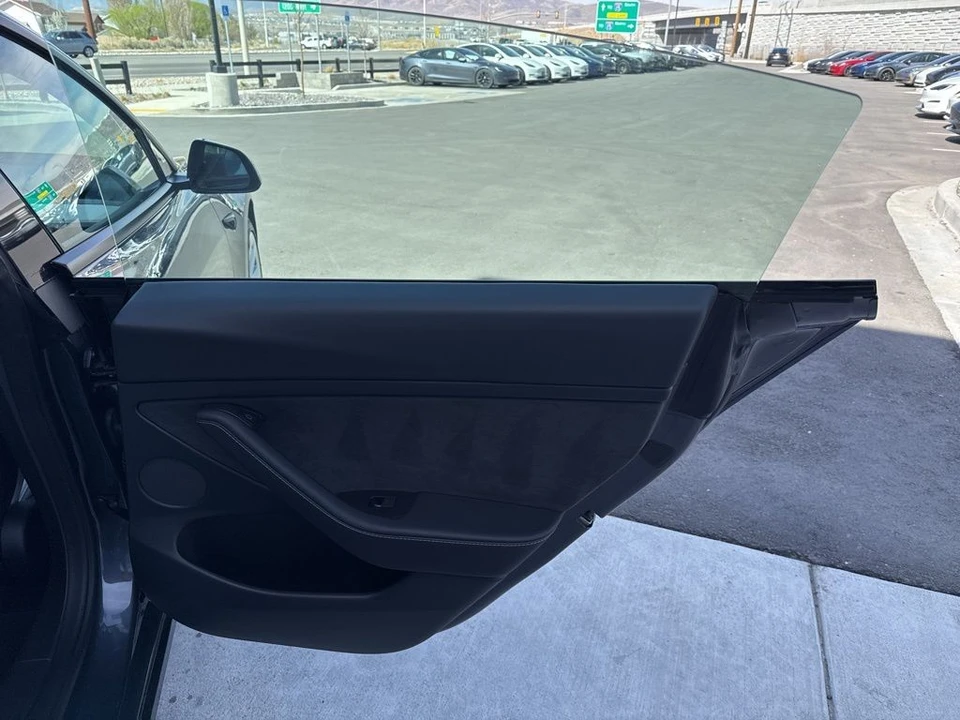 2022 Tesla Model 3 - Image 19 of 21