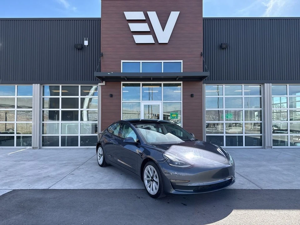 2022 Tesla Model 3 - Image 2 of 21