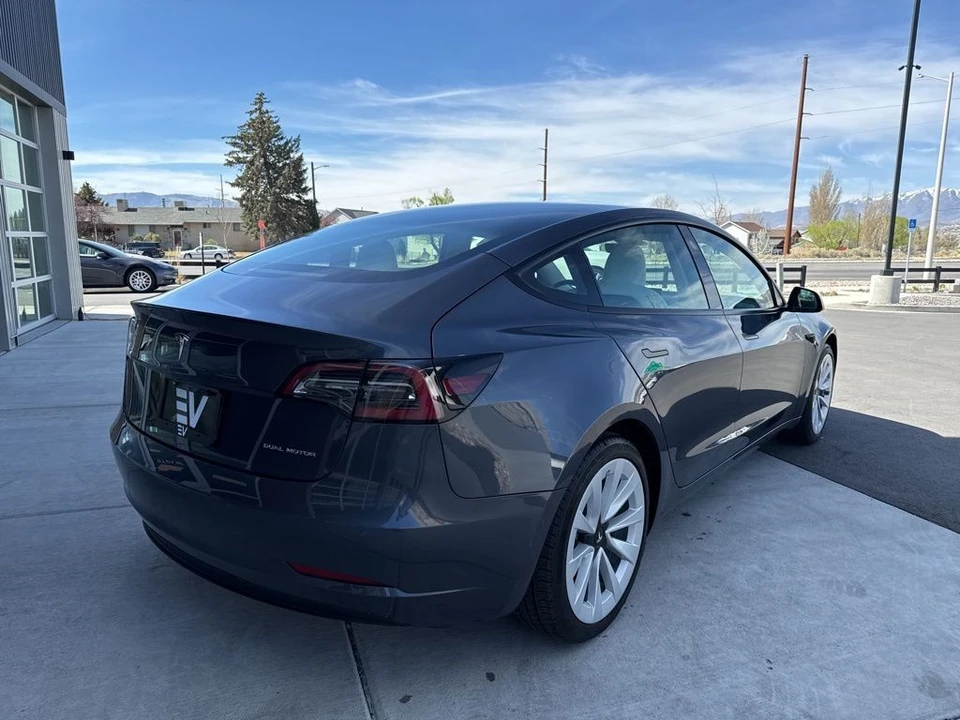 2022 Tesla Model 3 - Image 9 of 21