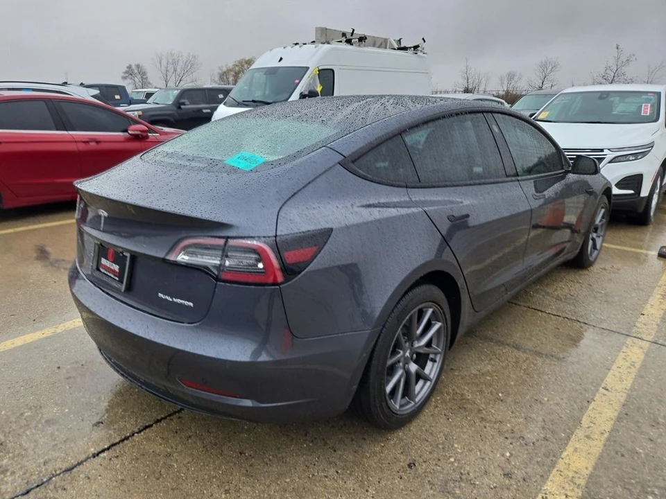 2022 Tesla Model 3 - Image 4 of 7