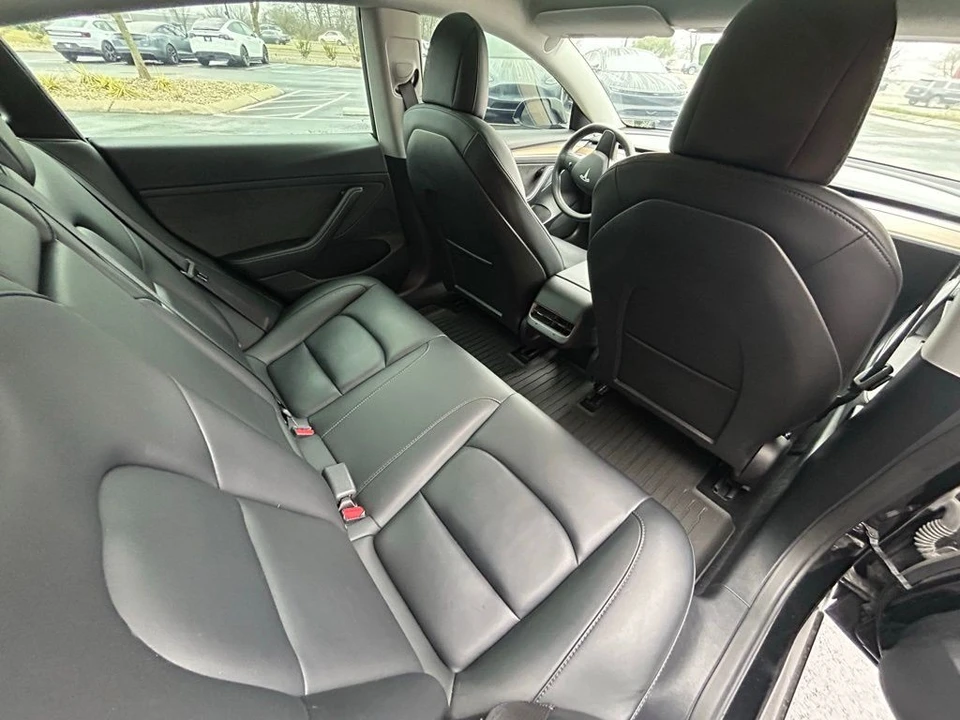 2022 Tesla Model 3 - Image 8 of 15