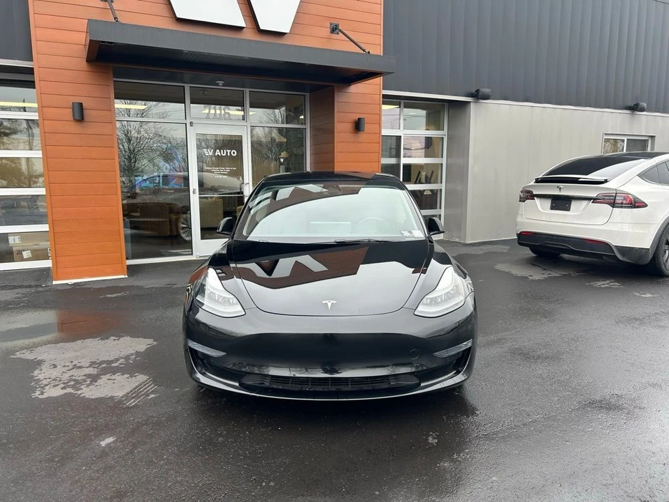 2022 Tesla Model 3 - Image 2 of 15