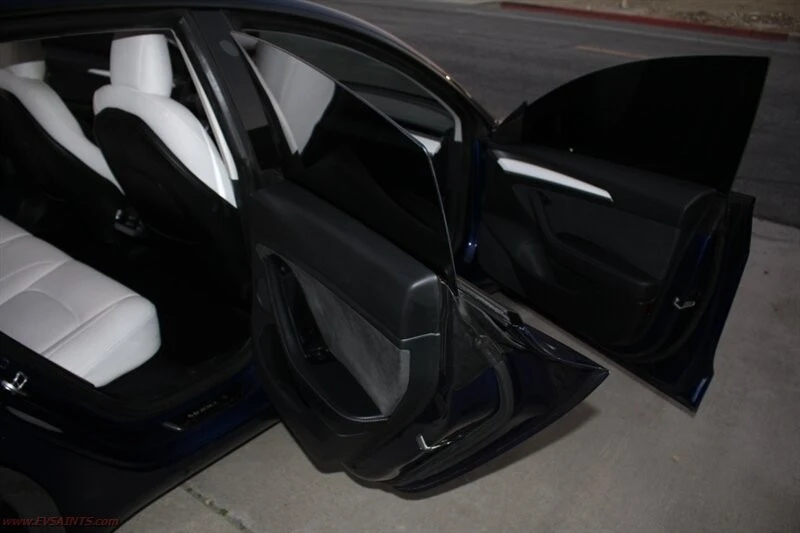 2022 Tesla Model 3 - Image 9 of 18