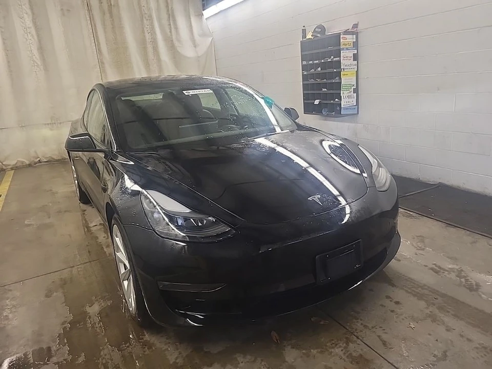 2022 Tesla Model 3 - Image 2 of 6