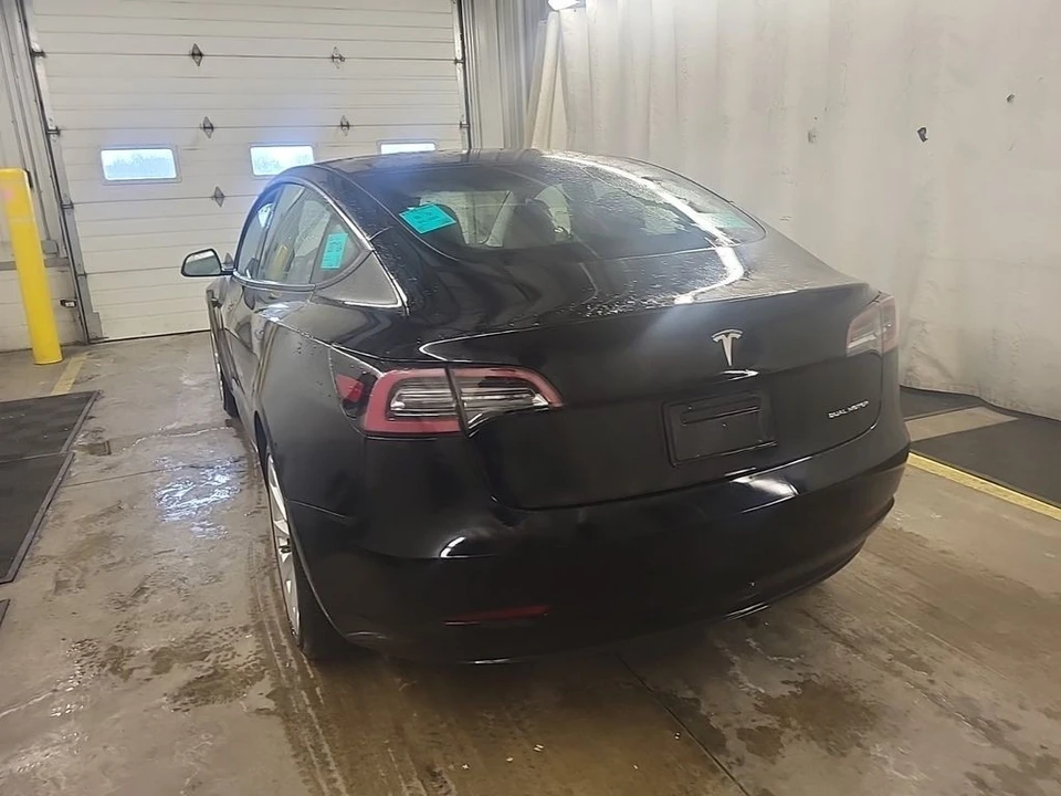 2022 Tesla Model 3 - Image 4 of 6