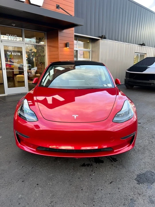 2022 Tesla Model 3 - Image 2 of 16
