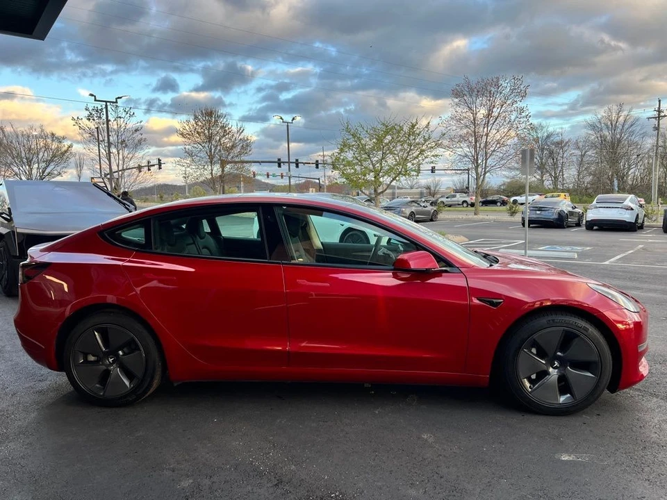 2022 Tesla Model 3 - Image 3 of 16