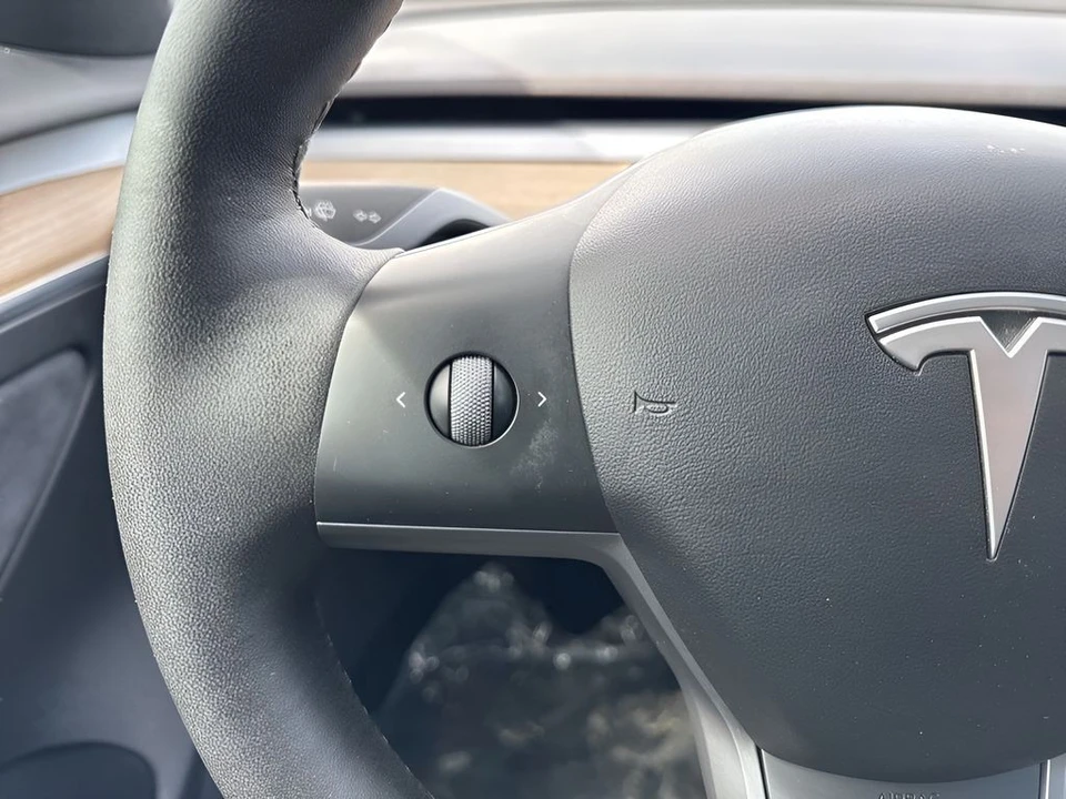 2022 Tesla Model 3 - Image 17 of 31