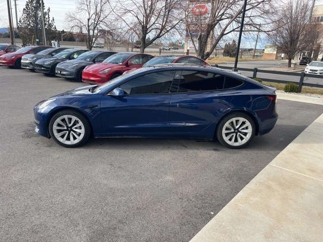 2022 Tesla Model 3 - Image 4 of 21