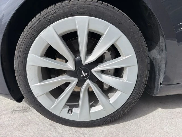 2022 Tesla Model 3 - Image 10 of 21