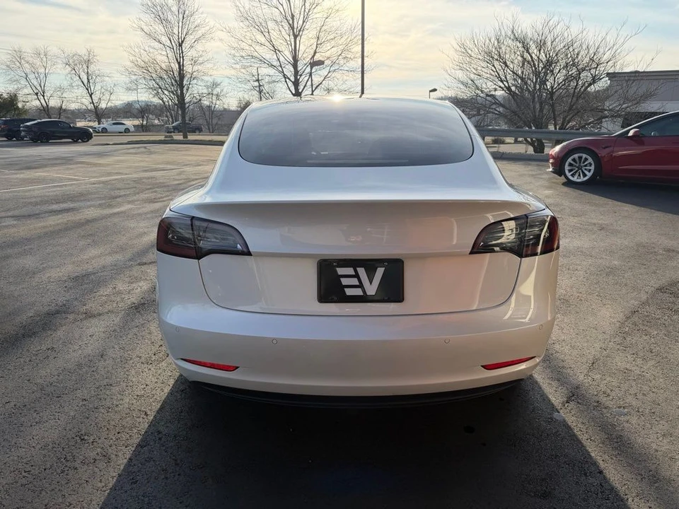 2022 Tesla Model 3 - Image 5 of 16