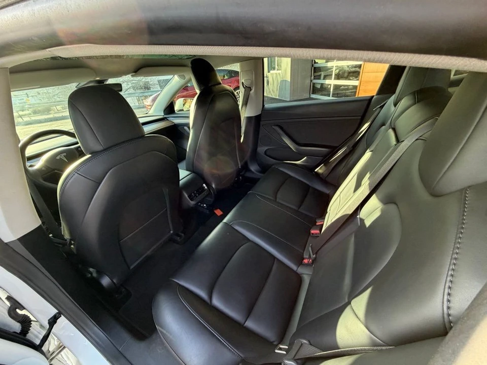 2022 Tesla Model 3 - Image 10 of 16