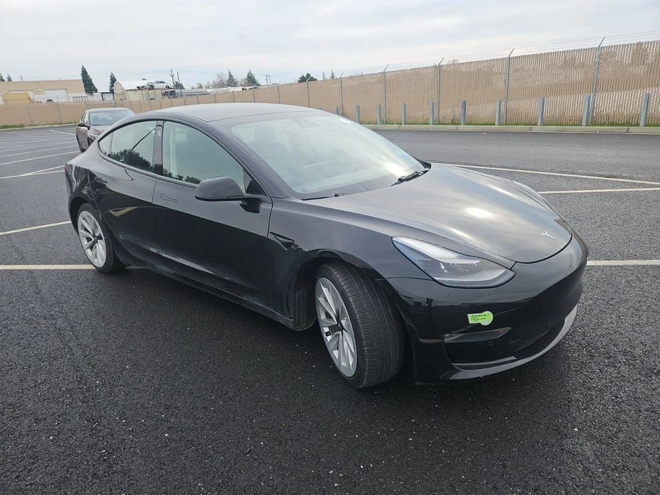 2022 Tesla Model 3 - Image 2 of 6