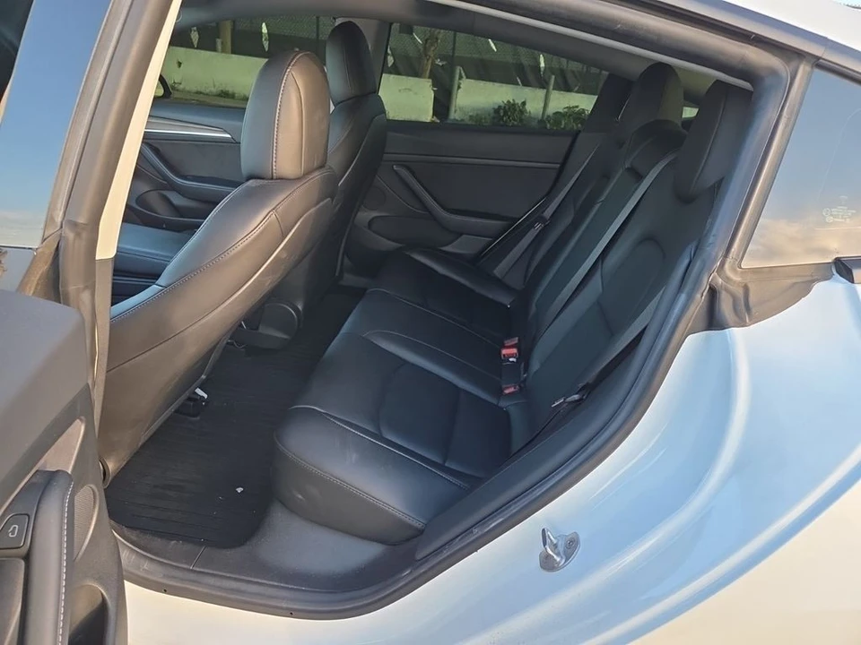 2022 Tesla Model 3 - Image 6 of 7
