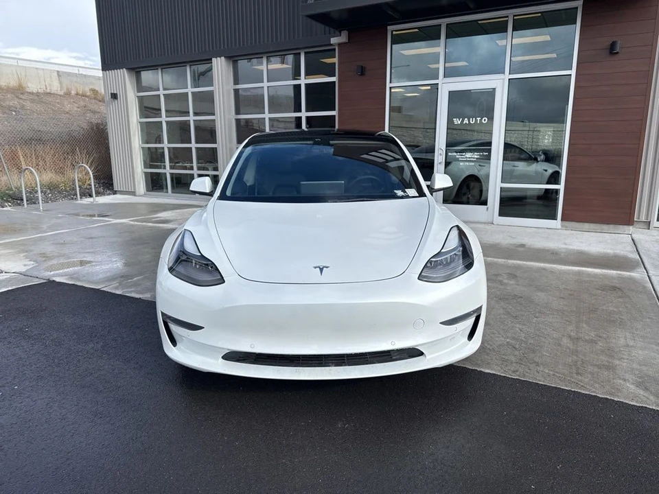 2022 Tesla Model 3 - Image 3 of 21