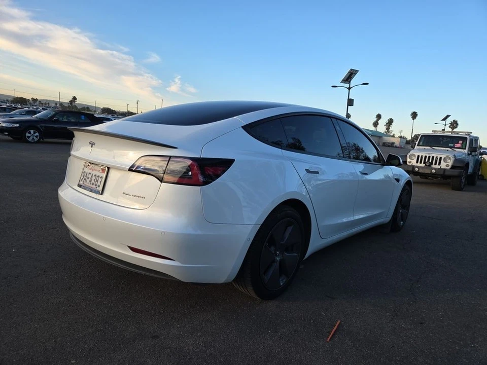 2022 Tesla Model 3 - Image 4 of 7
