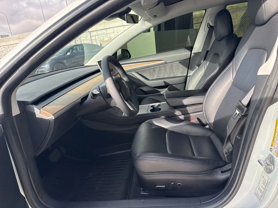 2022 Tesla Model 3 - Image 13 of 21