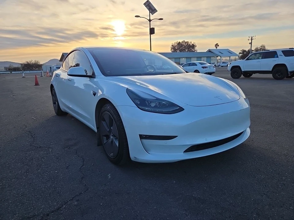 2022 Tesla Model 3 - Image 2 of 7