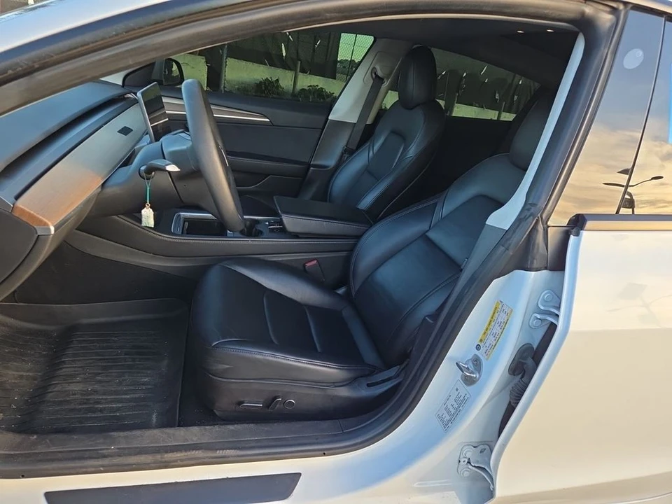 2022 Tesla Model 3 - Image 5 of 7