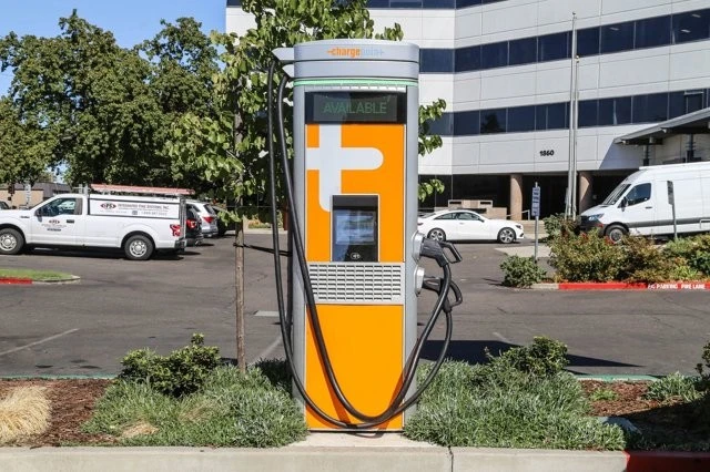 2022 Tesla Model 3 - Image 9 of 19