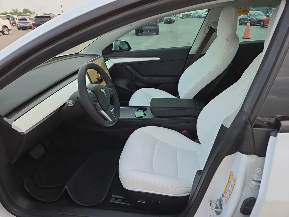 2022 Tesla Model 3 - Image 4 of 5