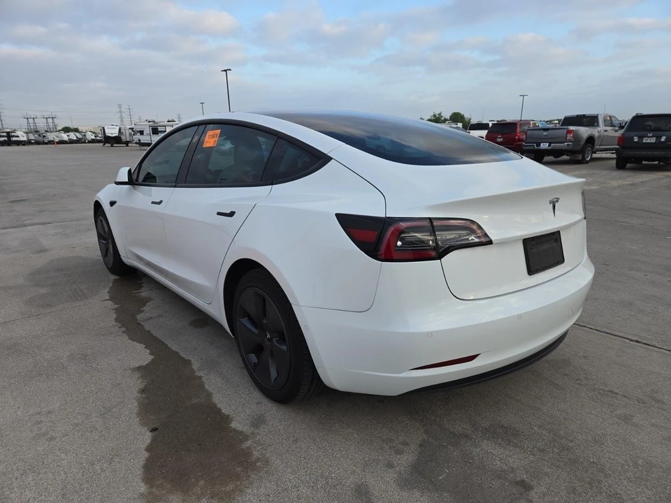2022 Tesla Model 3 - Image 2 of 5