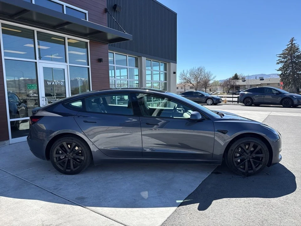 2022 Tesla Model 3 - Image 9 of 21