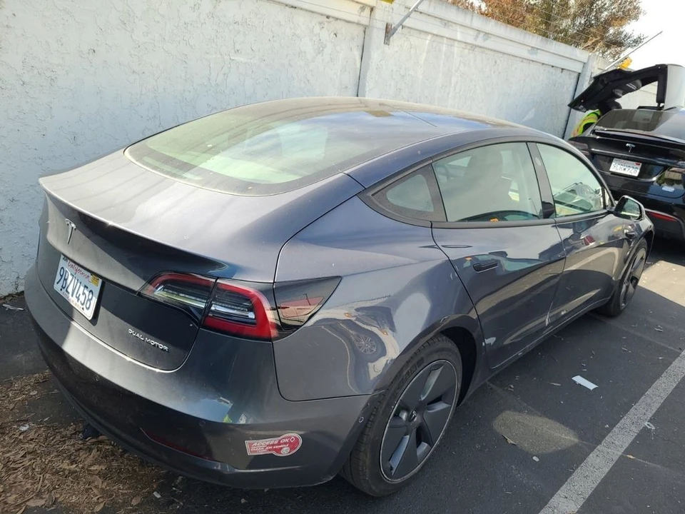 2022 Tesla Model 3 - Image 4 of 7