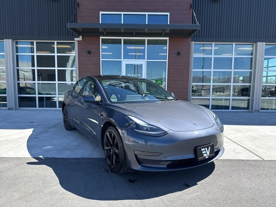 2022 Tesla Model 3 - Image 2 of 21