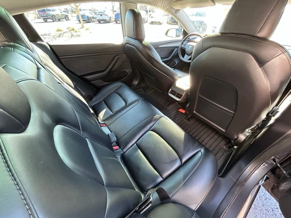 2022 Tesla Model 3 - Image 9 of 17