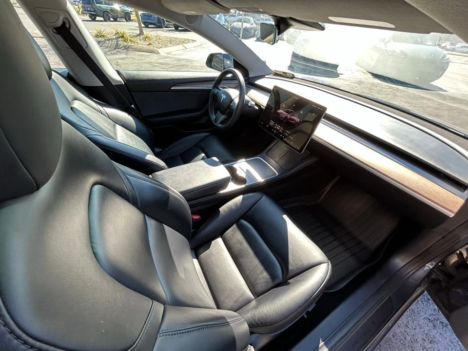 2022 Tesla Model 3 - Image 13 of 17