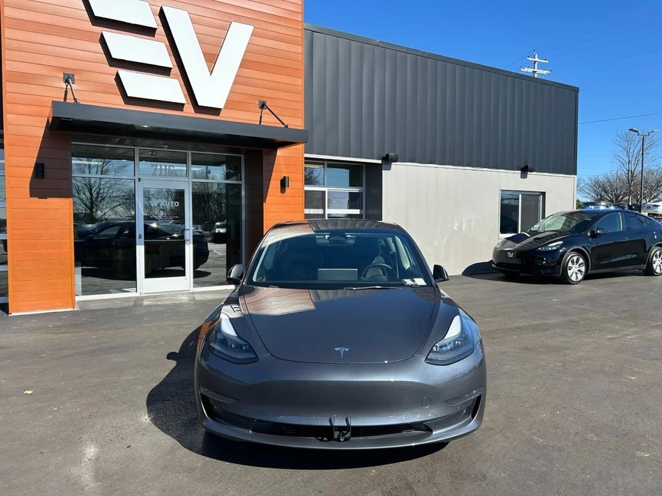 2022 Tesla Model 3 - Image 2 of 17