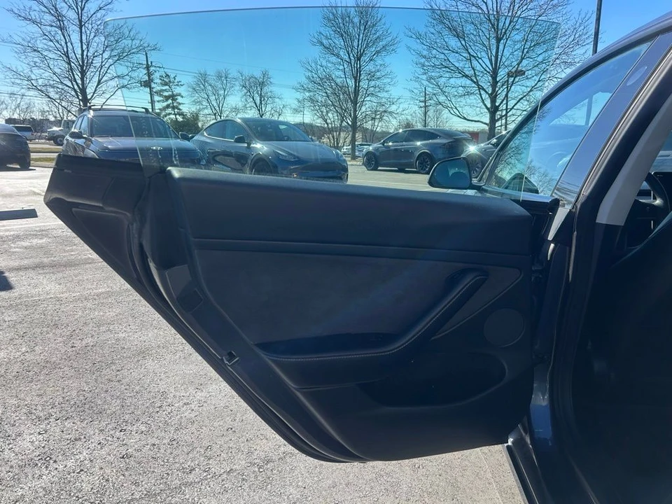 2022 Tesla Model 3 - Image 10 of 17