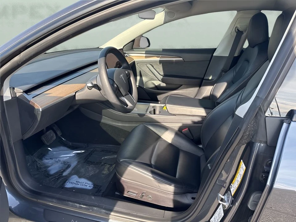 2022 Tesla Model 3 - Image 9 of 12