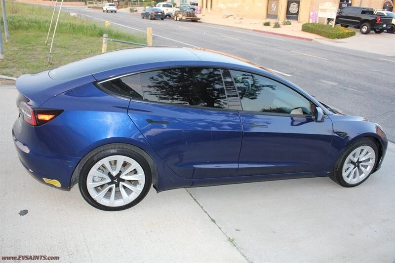 2022 Tesla Model 3 - Image 9 of 21