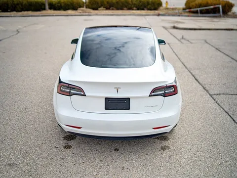 2022 Tesla Model 3 Long Range AWD